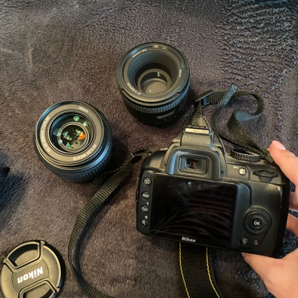 Nikon D3000 digital SLR camera